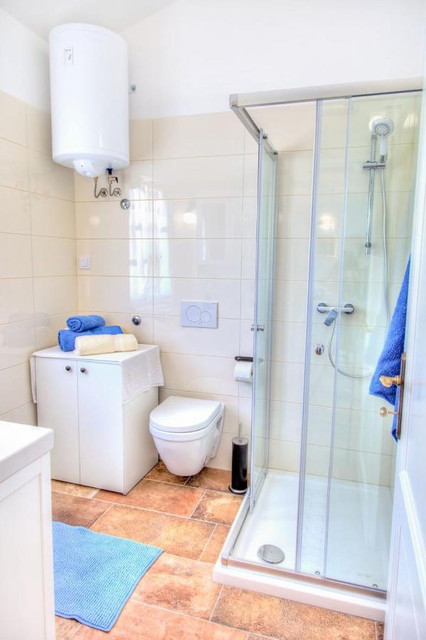 Apartment Petra near beach Veruda Esterno foto