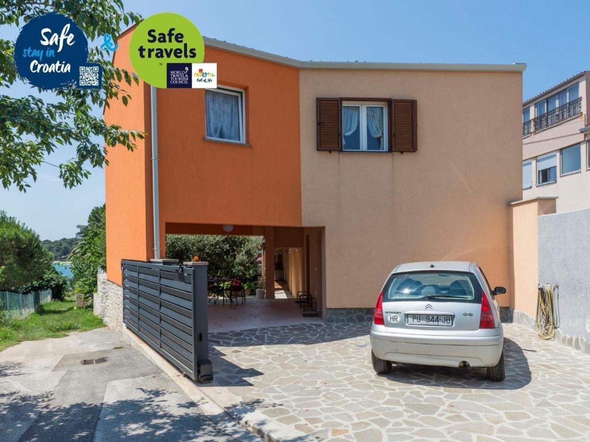 Apartment Petra near beach Veruda Esterno foto