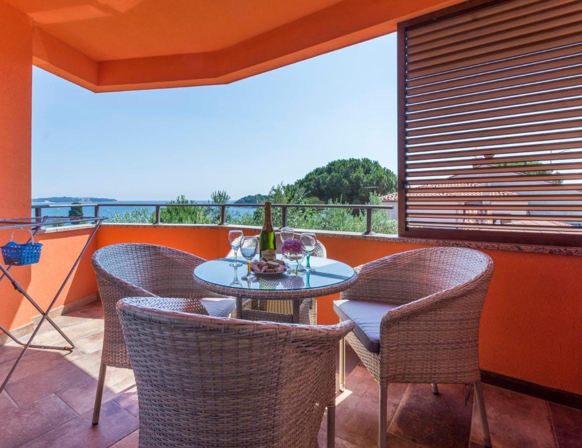 Apartment Petra near beach Veruda Esterno foto