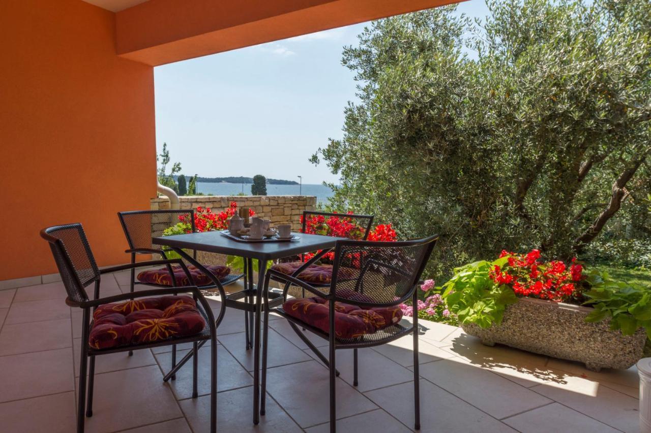 Apartment Petra near beach Veruda Esterno foto
