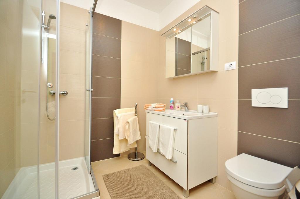 Apartment Petra near beach Veruda Esterno foto